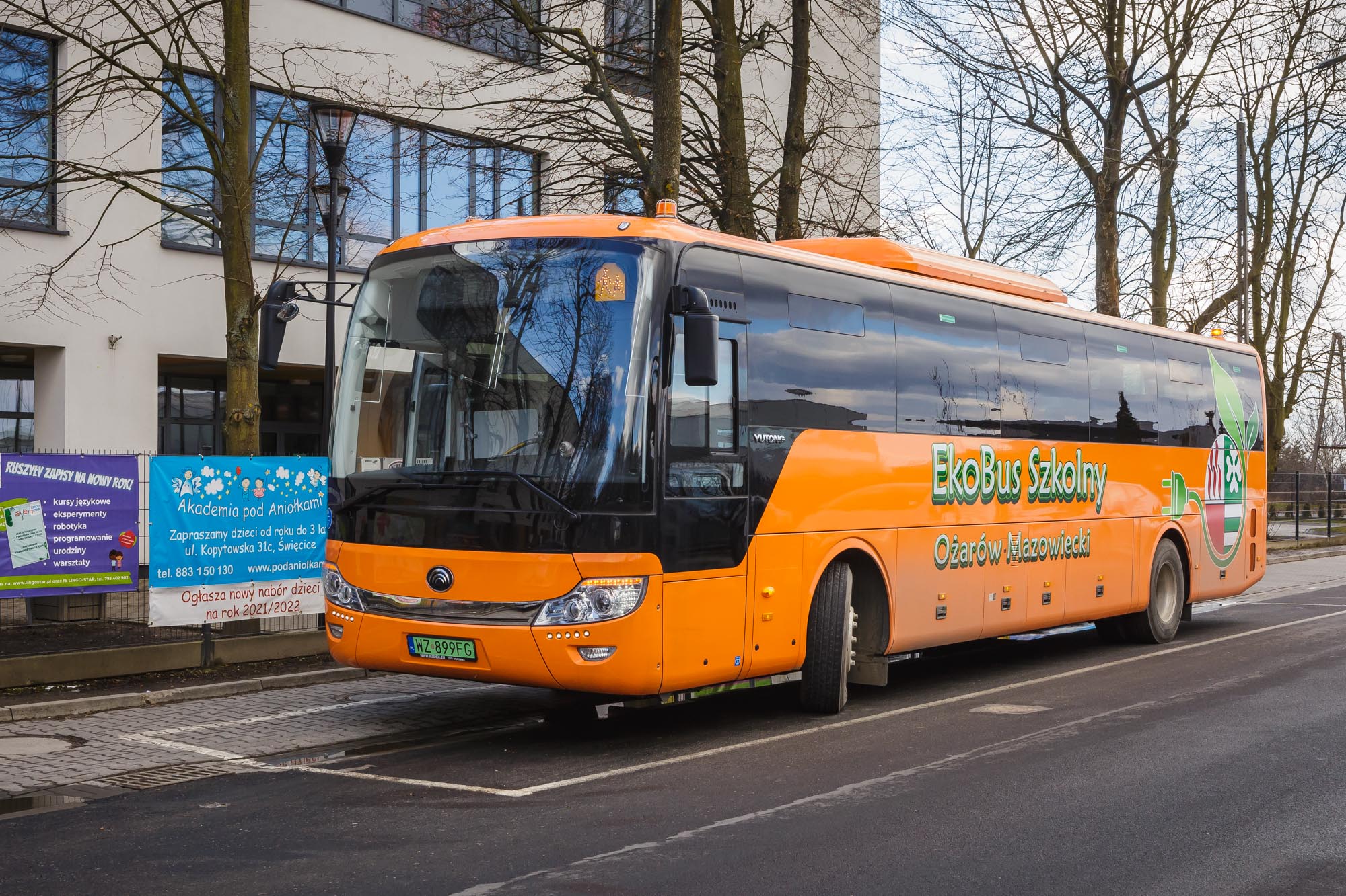 Obraz zawierający na wolnym powietrzu, pojazd, Pojazd lądowy, transportOpis wygenerowany automatycznie